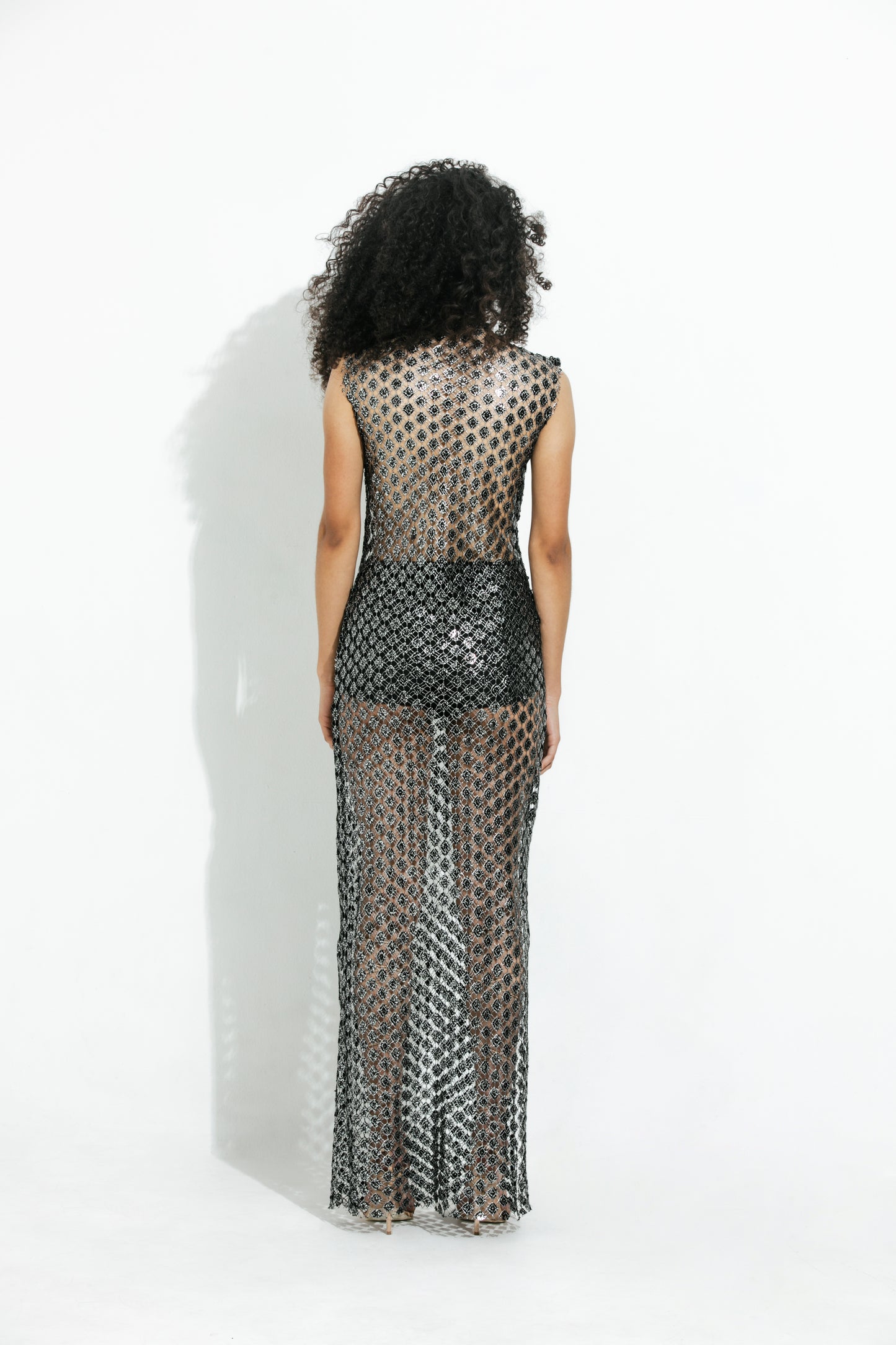 vestido prata, vestido prateado, vestido longo, vestido sem mangas, vestido festa, vestido show, vestido festival, vestido transparente, vestido de paetê