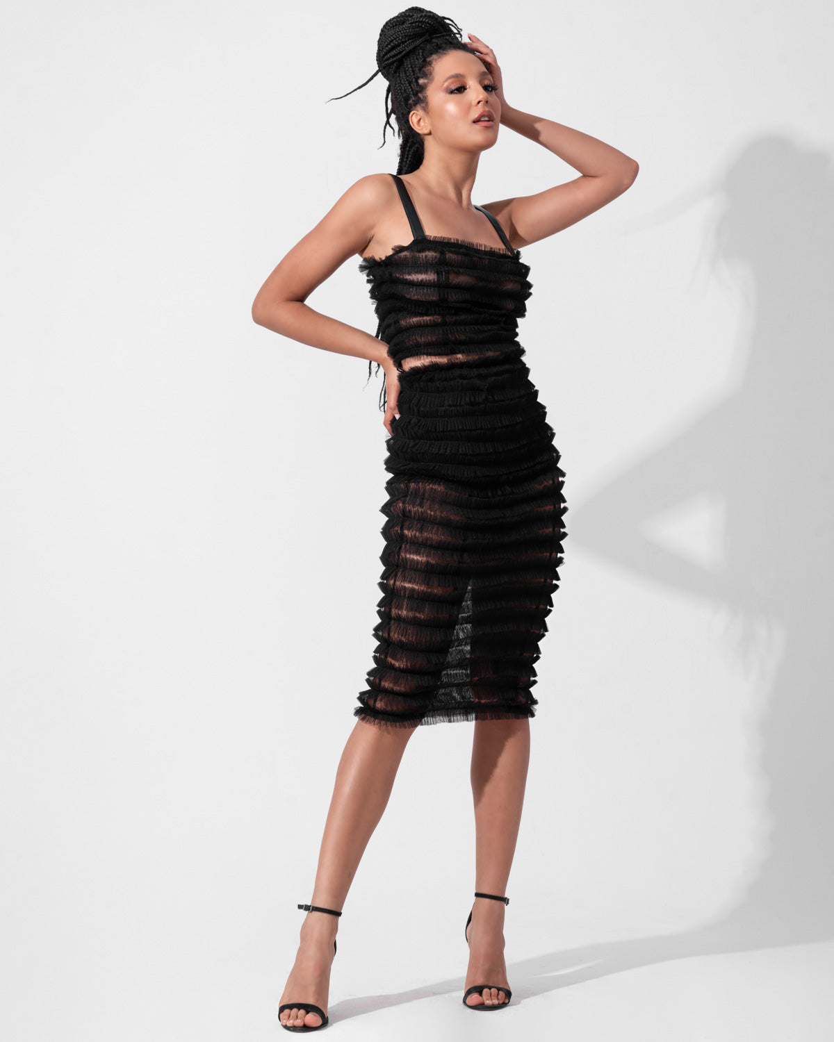 Top de tule com aplicações