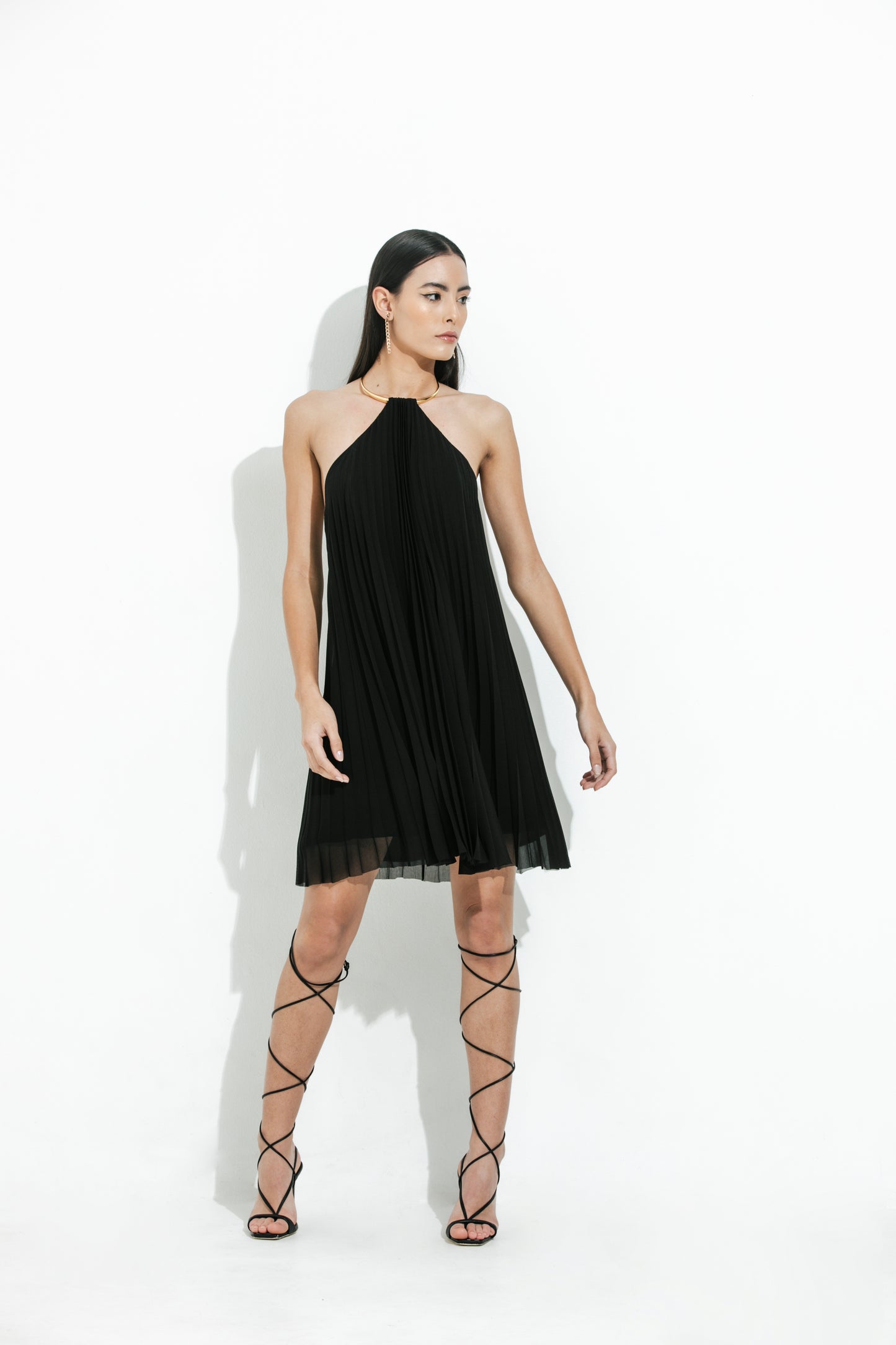 vestido plissado, vestido preto, vestido colar, vestido festa, vestido curto, vestido chique, vestido convidada casamento, vestido noite, laboissiere